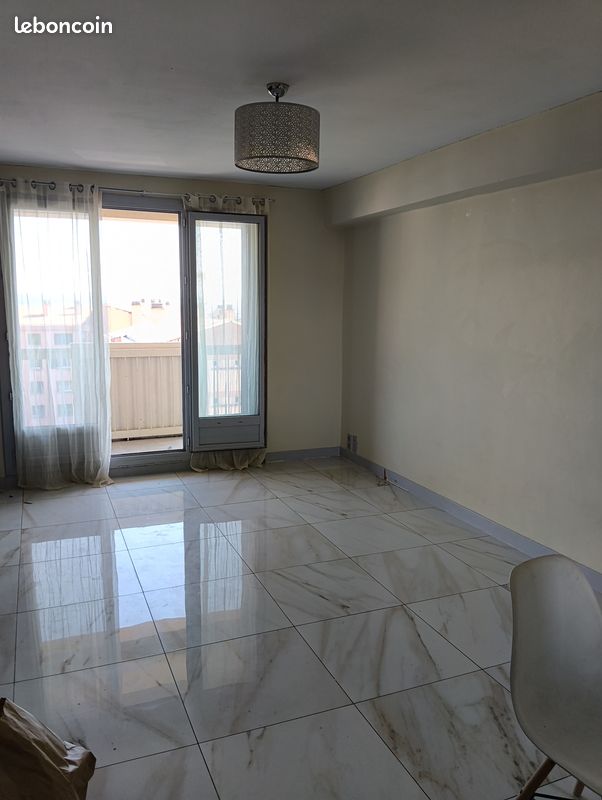 Appartement 4 pièces 75 m² · à Manosque · 75 m² · 115 000 €