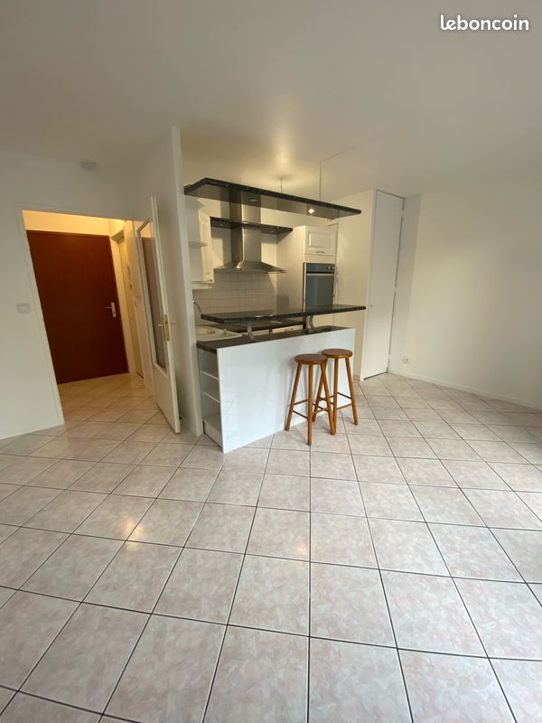 Appartement 1 pièce 26 m² · à Pontault-Combault · 26 m² · 650 €/mois