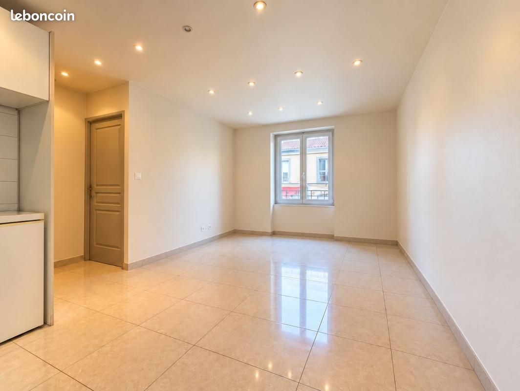 Appartement 3 pièces 44 m² · à Sathonay-Camp · 44 m² · 170 000 €