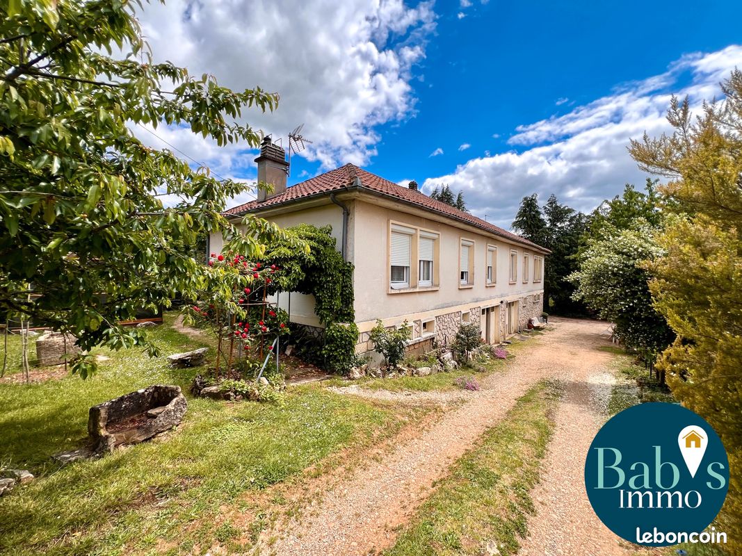 Maison 8 pièces 129 m² · à Figeac · 128,7 m² · 197 000 €