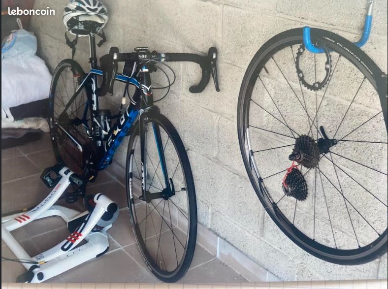 Vélo "Felt américain" entièrement carbone Taille M (image 1)