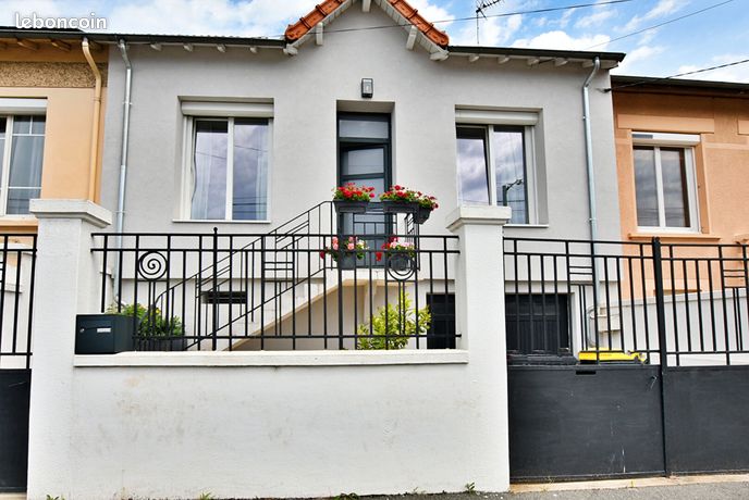https://img.leboncoin.fr/api/v1/lbcpb1/images/2d/28/4c/2d284c39fea97ee2d47b2a788acdd4863414c353.jpg?rule=ad-image