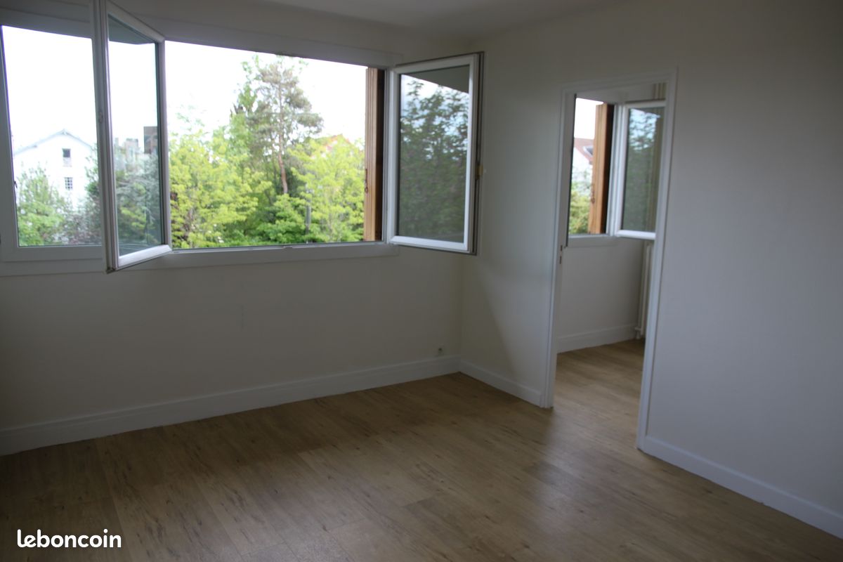 Appartement 3 pièces 59 m² · à Issy-les-Moulineaux · 59 m² · 1 350 €/mois
