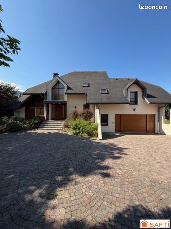 Propriété 7 pièces 182 m²
