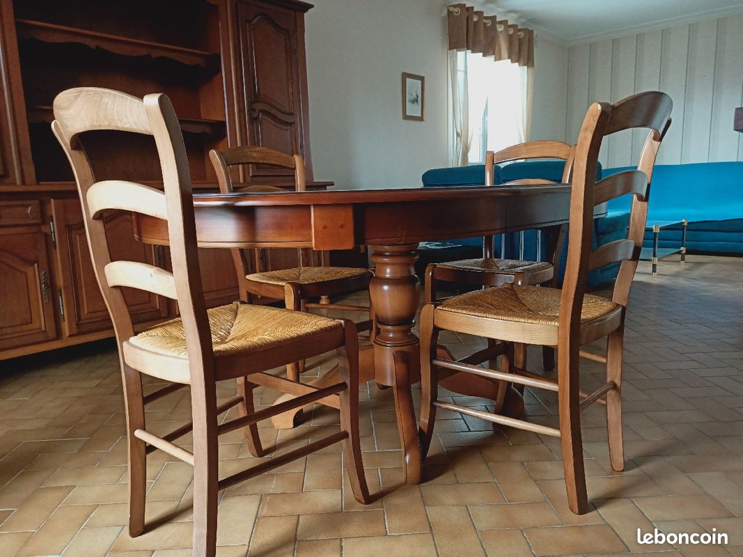 Salle à manger (image 1)