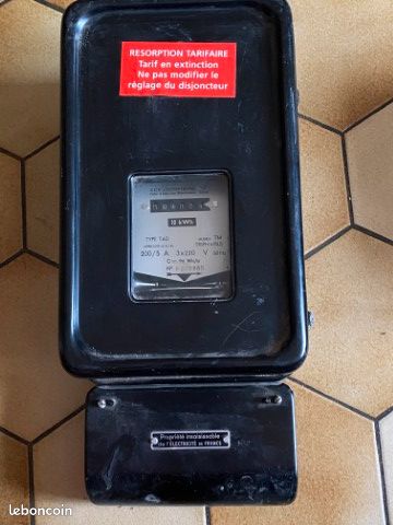 Collectionneur : ancien compteur électrique mécanique en triphasé (image 1)