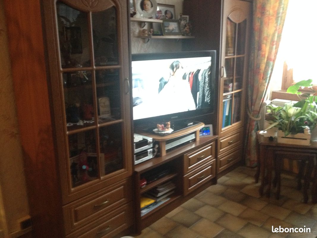 Ensemble meuble TV et vitrines (image 1)