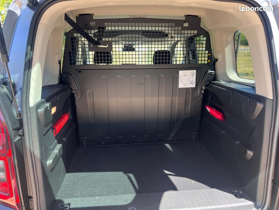 Citroën Berlingo VAN BLUE HDI 130 EAT8 III COMBI M Max N1 (image 16)