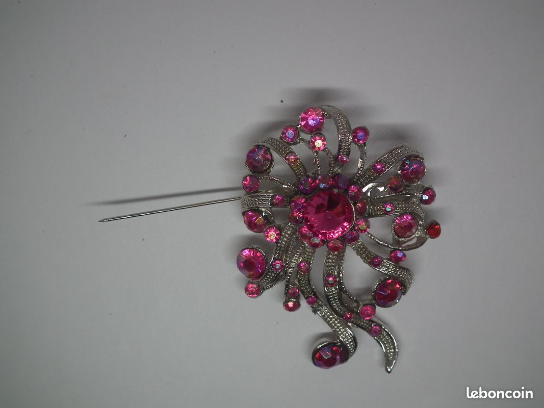 Broche fantaisie tout neuve (image 2)