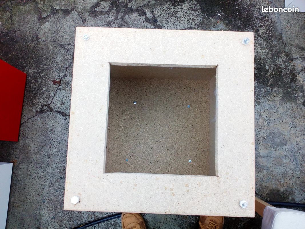 Pouf simili-cuir et bois (image 3)