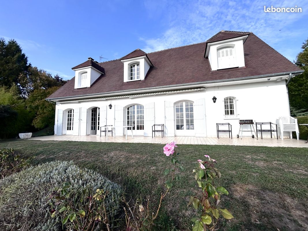 Maison 7 pièces 178 m² · au Mont-Saint-Adrien · 178 m² · 435 000 €