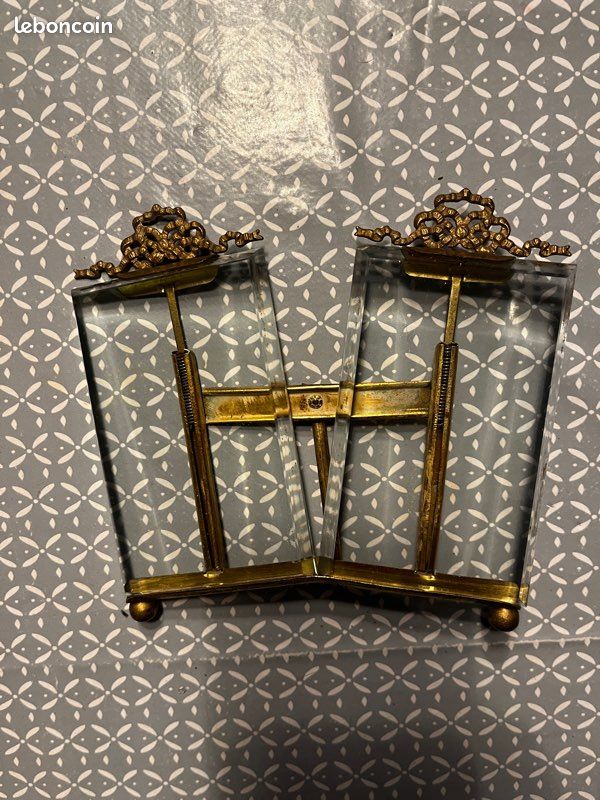 Cadre Photo Ancien En Métal – Verre Biseauté, Dimensions 13,5x8 Cm, Occasion (patte Manquante)
