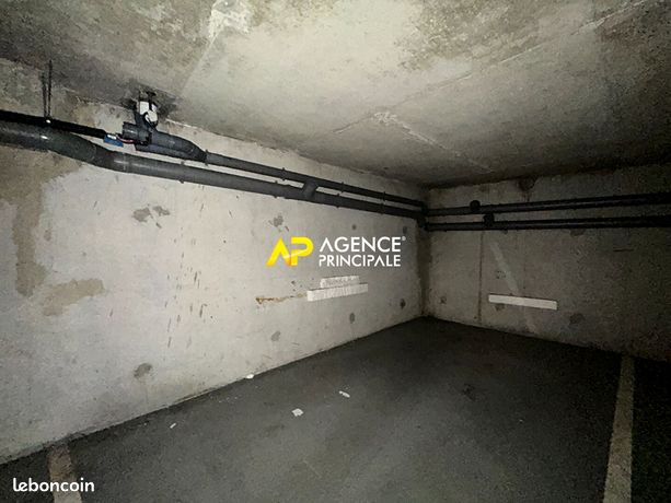 https://img.leboncoin.fr/api/v1/lbcpb1/images/2d/33/e3/2d33e34f7ae0dc80822db07db04e6581a46b8c77.jpg?rule=ad-image