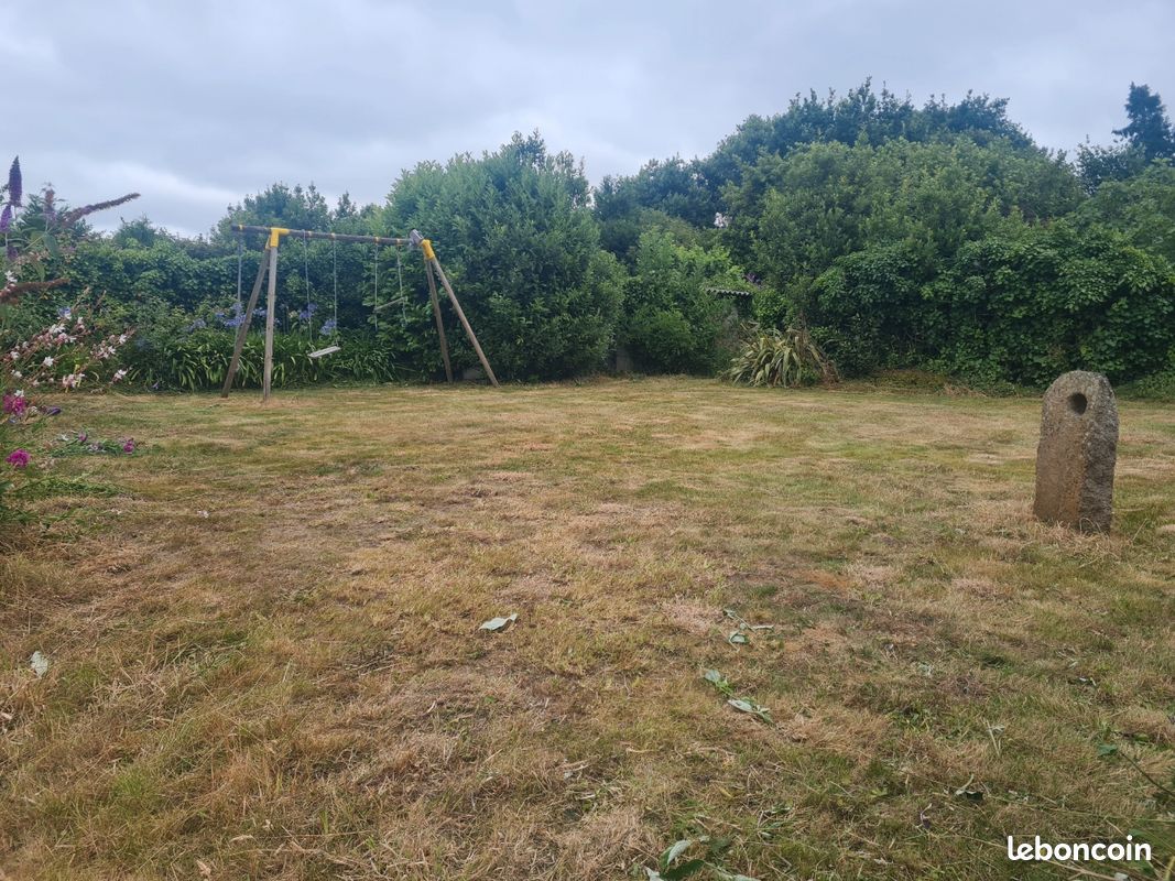 Local commercial 14 pièces 450 m² · à Pleudaniel · 450 m² · 210 000 €