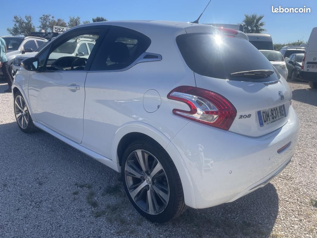 Peugeot 208 SERIE LIMITEE XY (image 4)