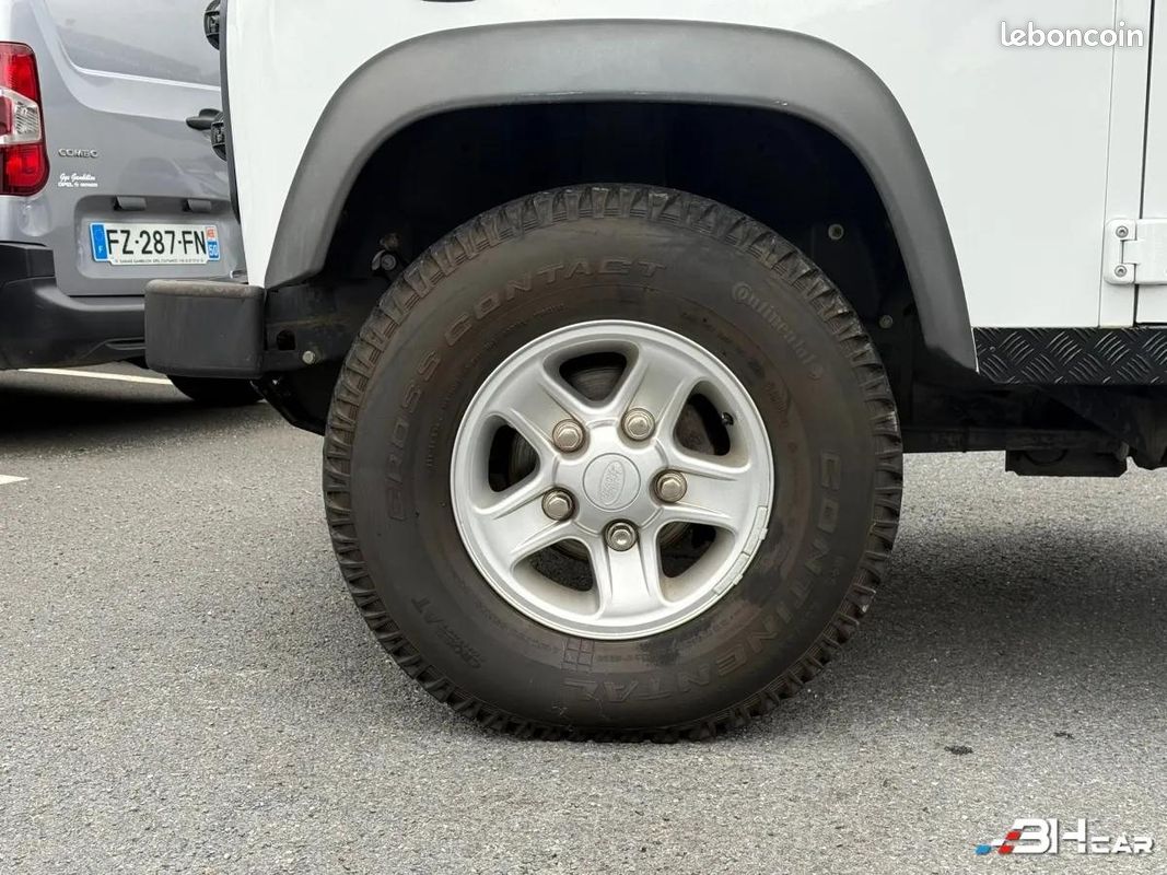 Land Rover Defender Phase 2 Hardtop 2.2 TDCi 122 ch (image 27)