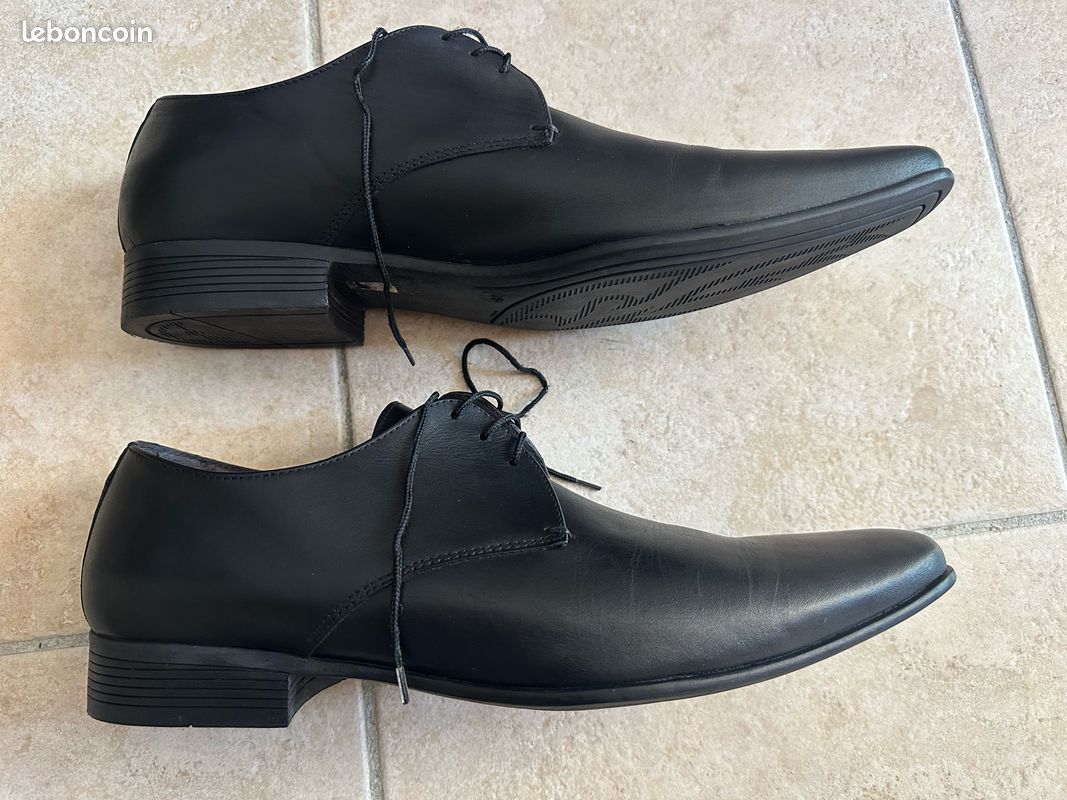 Chaussures en cuir noir San Marina taille 45 - neuves (image 2)