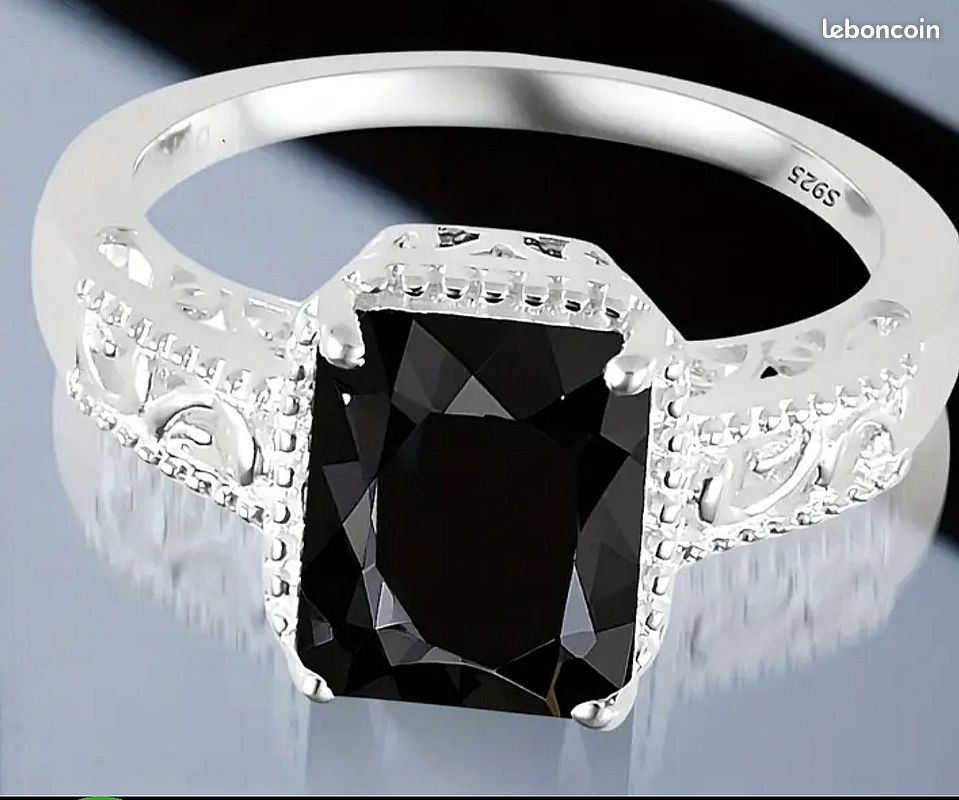 Bague émaillée Diamant taille rose - 8360614134089 - 58 Facettes