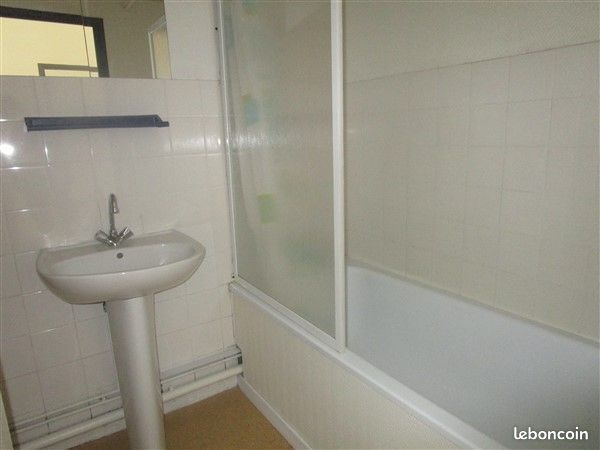 Studio 1 pièce 28 m² - Égletons 19300 (image 3)