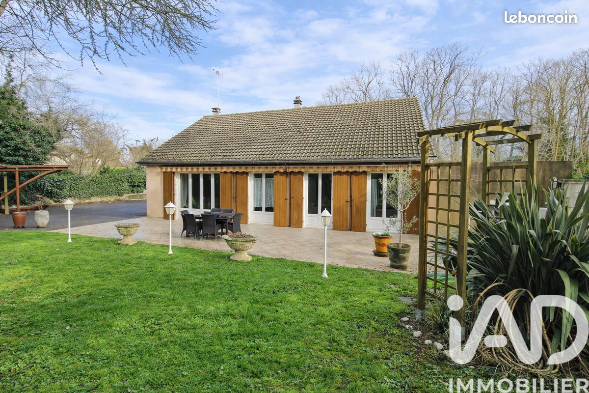 Maison 5 pièces 93 m² · à Varennes-Jarcy · 93 m² · 359 000 €