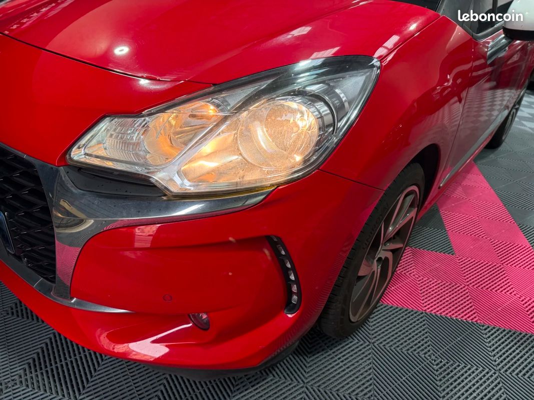 DS DS 3 1.2 110 cv Sport Chic / BOITE AUTOMATIQUE / DISTRIBUTION OK / SIÈGES CHAUFFANTS / BLUETOOTH (image 14)