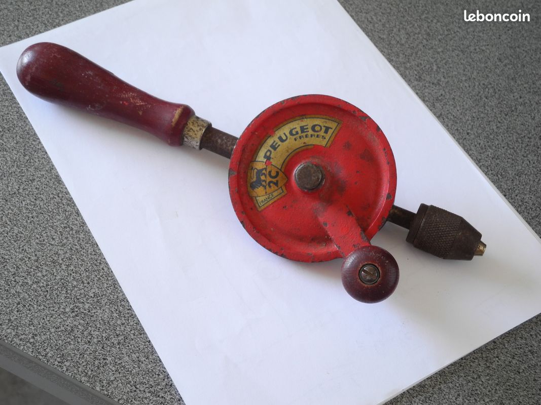 Peugeot Ancienne Chignole Perceuse Manuelle Vintage Orange En Métal Peugeot Ancienne Chignole Perceuse Manuelle Vintage Orange En Métal