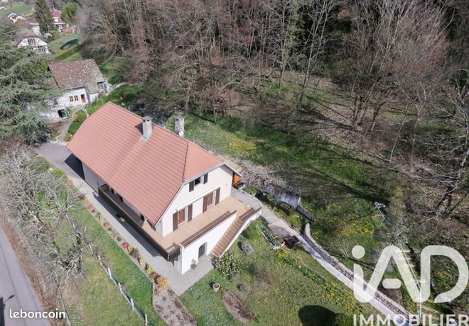 Maison 8 pièces 257 m²