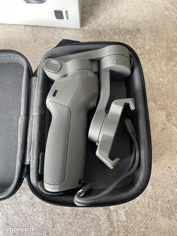 Osmo Mobile 3 Combo (image 2)