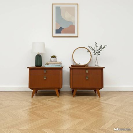 VENDU - Tables de chevet antiques des années 1920 - Canada VENDU - Tables de chevet antiques des années 1920 - Canada