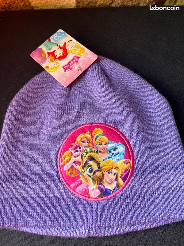 Bonnet Disney Princesse neuf (image 1)