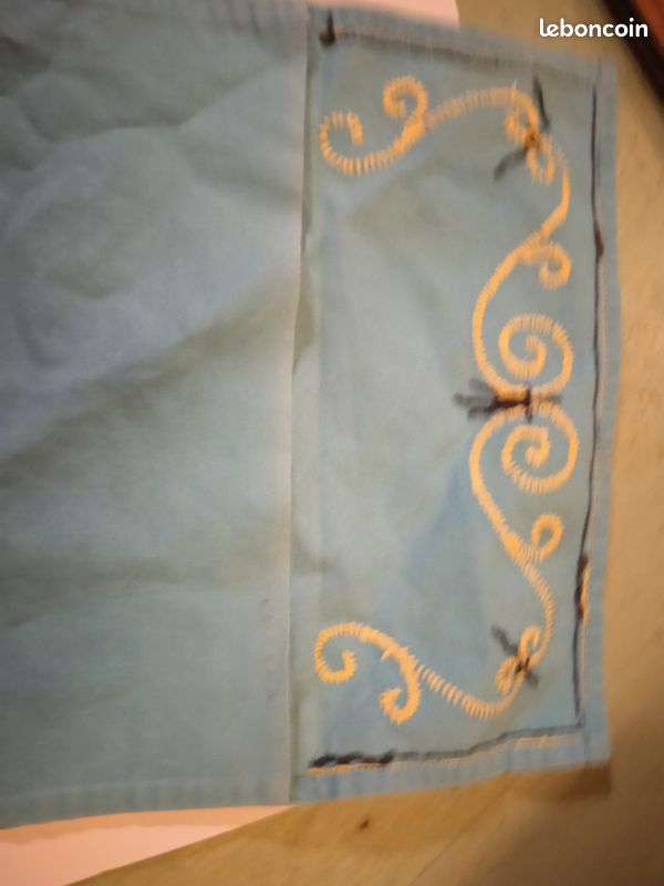 VINTAGE Porte- serviette brodé (image 2)