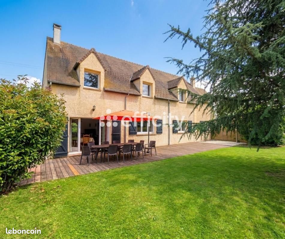 Maison 8 pièces 211 m² · à Sonchamp · 211 m² · 450 000 €