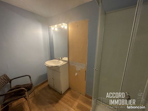 https://img.leboncoin.fr/api/v1/lbcpb1/images/2d/3f/54/2d3f54180c6bcfc4948b98cf1fdbd1874f415c9e.jpg?rule=ad-image