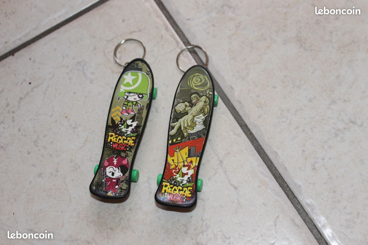 Porte-clé skateboard / finger skate (image 1)