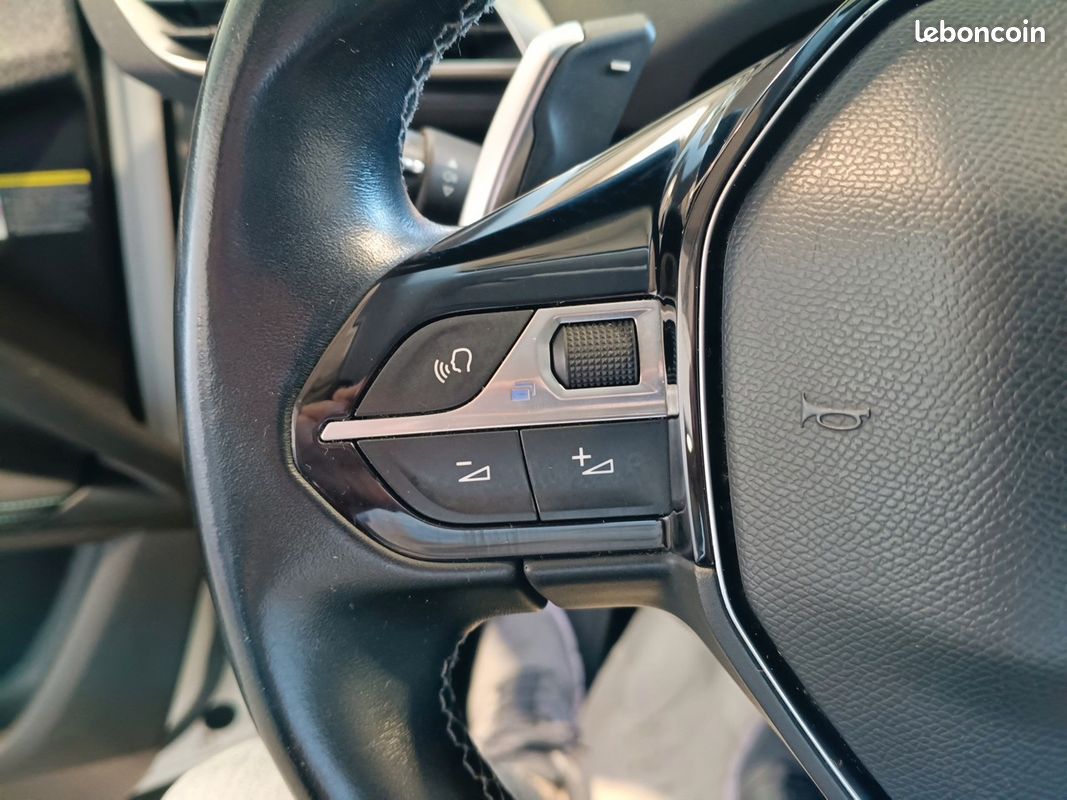 PEUGEOT 3008 Hybrid 225 e-EAT8 Allure Pack (image 15)