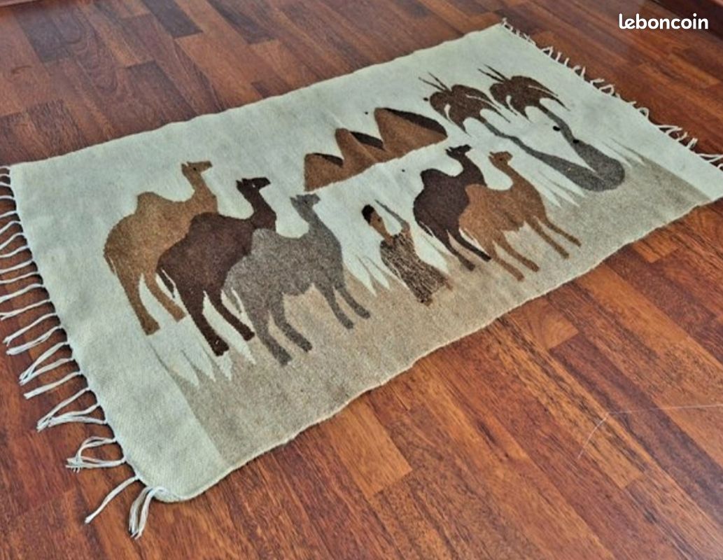 Grand Tapis Berbère En Laine De Dromadaire – 210 X 190 Cm – Pièce Unique