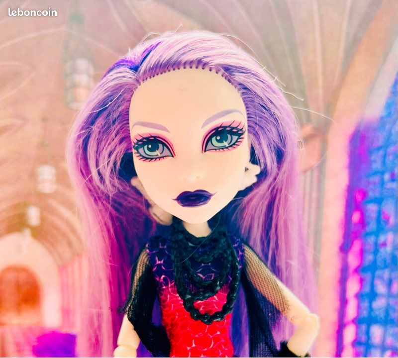 Poupée Monster High Picture Day Spectra Vondergeist Mattel 2012