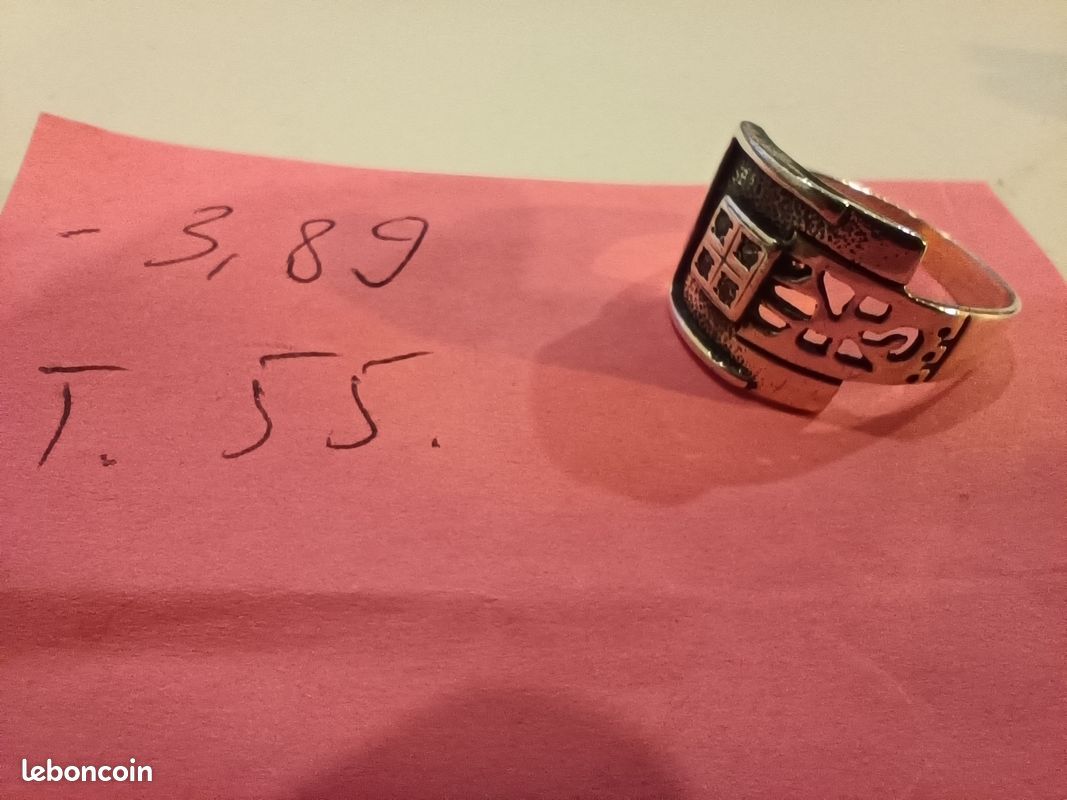 Je vends une magnifique bague en argent (image 1)