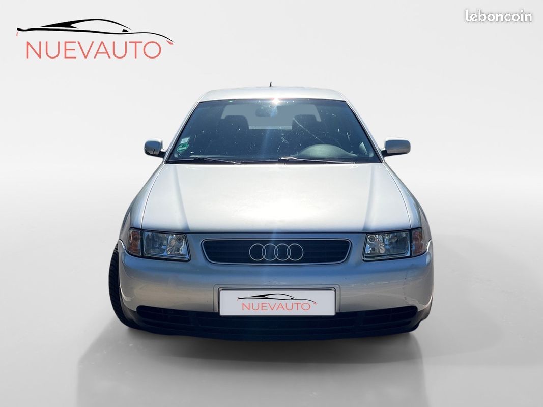 AUDI A3 A3 1.6i Ambiente A (image 9)