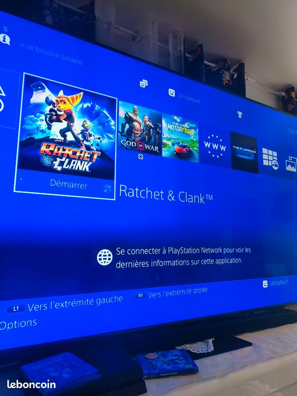 PlayStation 4 (image 1)