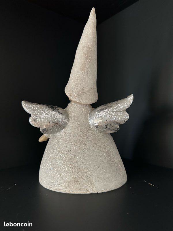 Figurine ange aux cœurs (image 2)