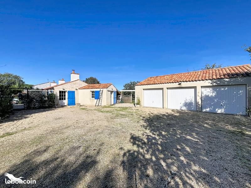 Maison 8 pièces 240 m² · à Sainte-Radégonde-des-Noyers · 240 m² · 450 000 €