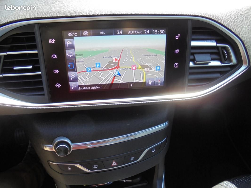 Peugeot 308 130ch SetS BVM6 Allure (image 14)