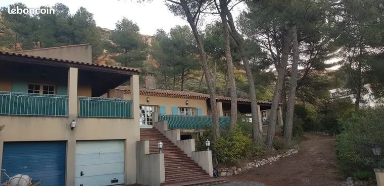 Annonce location Châlet vitrolles