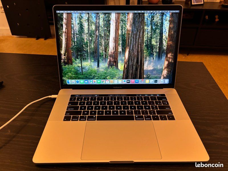 MacBook Pro 16 (image 3)