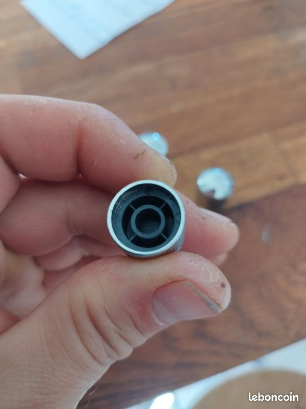 4 boutons en métal chrome neufs pour guitare 🎸 (image 3)