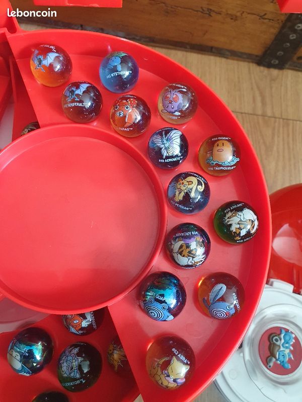 Pokeball Marble Storage case (image 5)