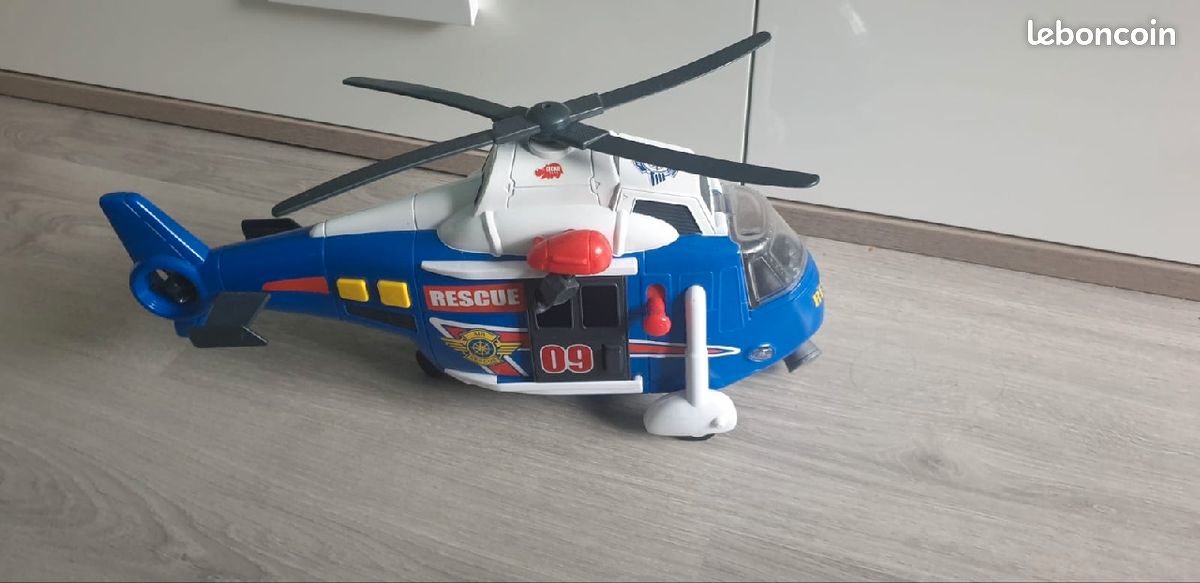 Hélicoptère motorisé (image 1)