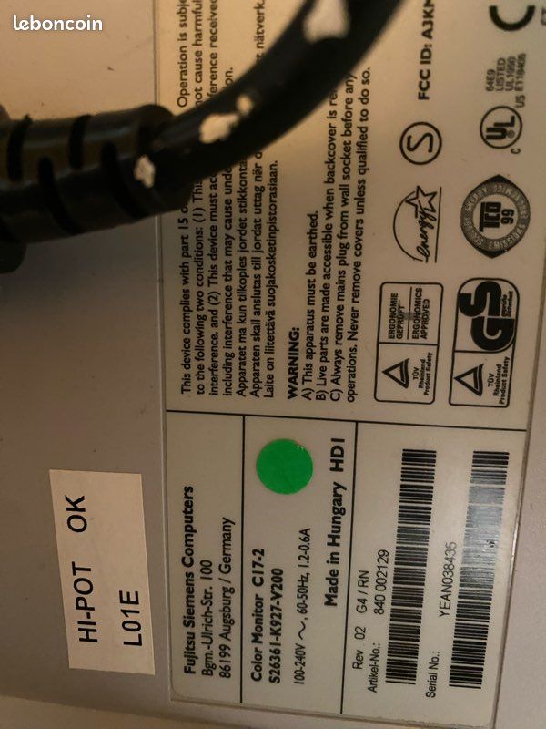 Écran Fujitsu-Siemens de 19 pouces - Accessoires informatique