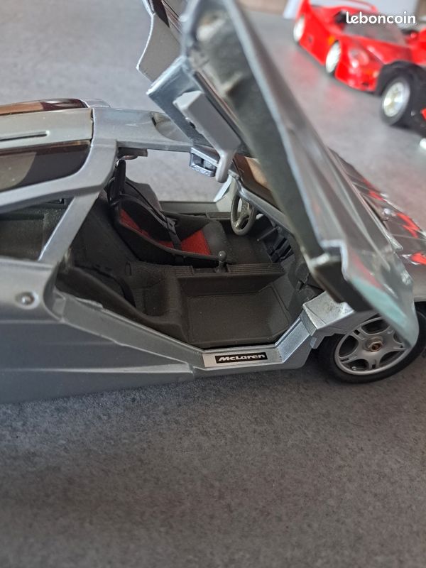 McLaren F1 Road Car 1993 Gris Argent - Maisto 1/18 - Miniature Zamac Collection - Sans Boîte